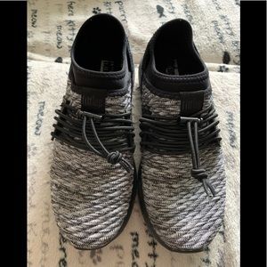 Fitflop woman’s black and white sneakers size 7